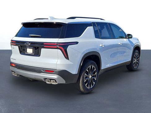 New 2026 Chevrolet Traverse LT w/ Sun and Wheel Package image 5