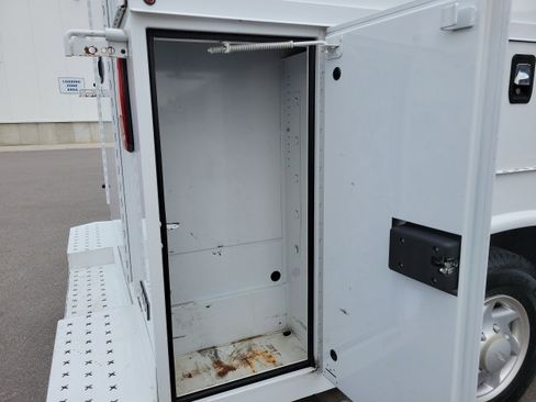 Certified 2018 Ford E-350 and Econoline 350 Super Duty w/ Power Windows & Locks Group image 8