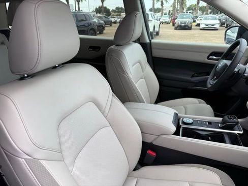 New 2026 Nissan Pathfinder SL AWD/4WD image 25
