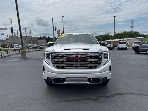 Used 2024 GMC Sierra 1500 Denali w/ Technology Package AWD/4WD image 8