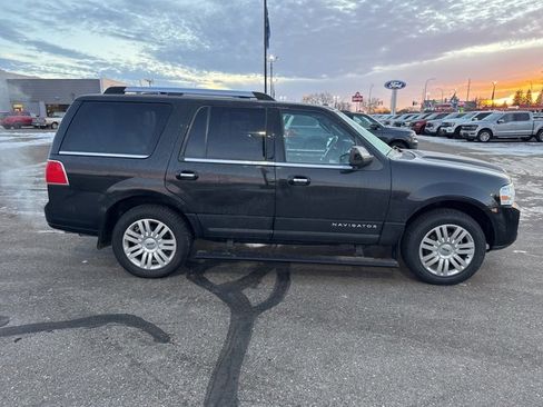 Used 2012 Lincoln Navigator Base image 9