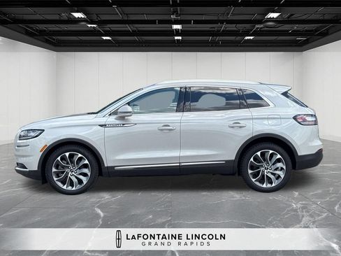 Certified 2022 Lincoln Nautilus Reserve AWD/4WD image 2
