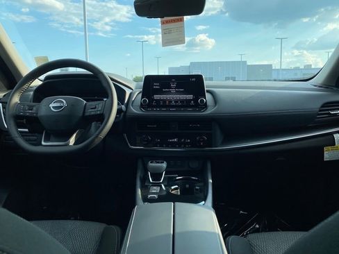 New 2026 Nissan Rogue SV FWD image 18