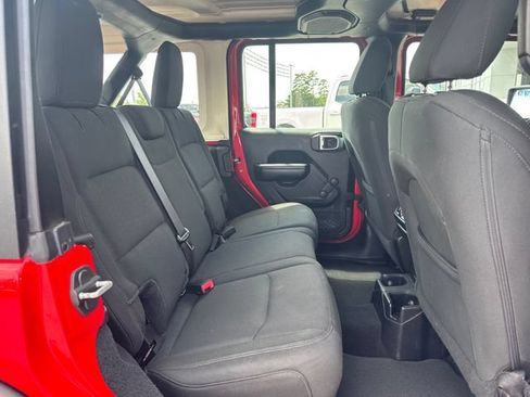 Used 2018 Jeep Wrangler Unlimited Sport AWD/4WD image 30