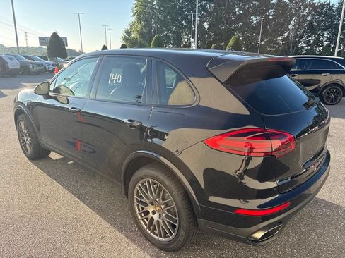 Used 2017 Porsche Cayenne AWD/4WD image 5