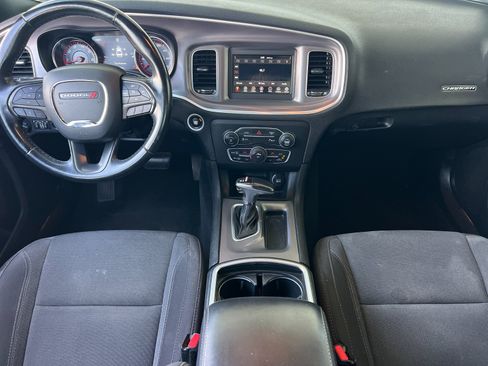 Used 2019 Dodge Charger SXT RWD image 13