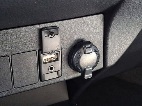 Used 2015 Toyota RAV4 XLE AWD/4WD image 18