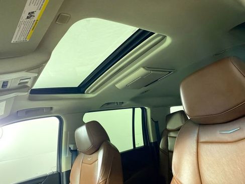 Used 2019 Cadillac Escalade ESV Luxury image 19