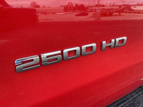 Used 2018 Chevrolet Silverado 2500 W/T image 32