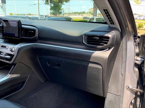 Used 2022 Ford Explorer XLT w/ Equipment Group 202A image 18