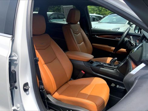 Used 2024 Cadillac XT5 Premium Luxury AWD/4WD image 9