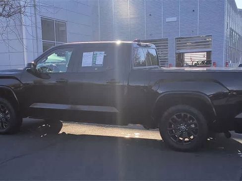 Used 2022 Toyota Tundra Platinum image 6