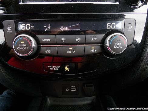 Used 2020 Nissan Rogue SV AWD/4WD image 19