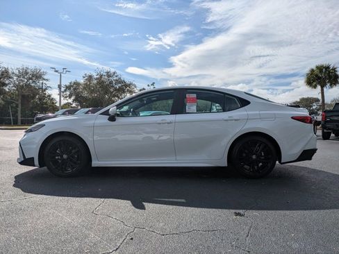 New 2026 Toyota Camry SE image 7