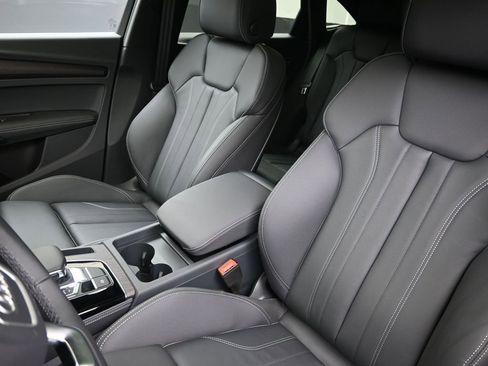 Used 2025 Audi Q5 2.0T Premium Plus w/ Premium Plus Package image 23