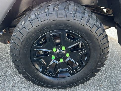 Used 2017 Jeep Wrangler Unlimited Willys image 30