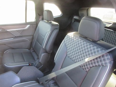 New 2026 GMC Acadia Denali w/ Super Cruise Package AWD/4WD image 15