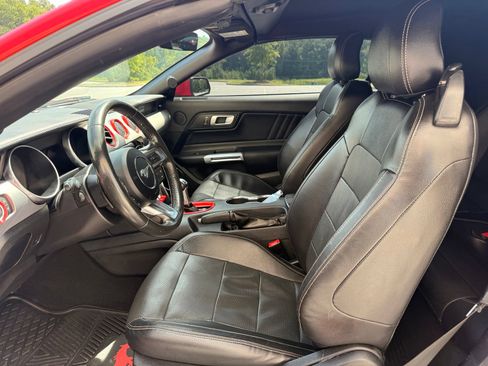Used 2022 Ford Mustang GT Premium RWD image 33