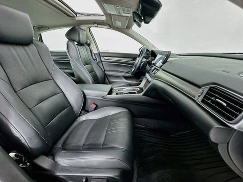Used 2020 Honda Accord Touring image 35