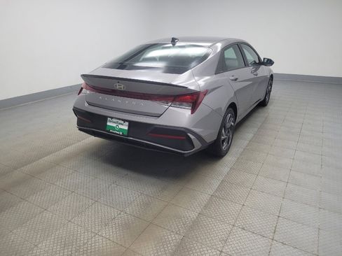 Used 2025 Hyundai Elantra Sport FWD image 9