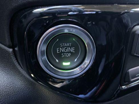 Used 2025 Chevrolet Silverado 1500 LT AWD/4WD image 17