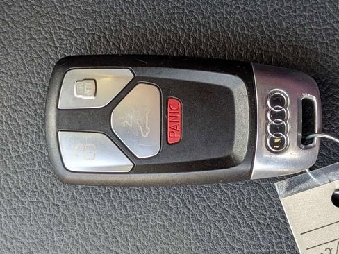 Used 2020 Audi Q5 2.0T Titanium Premium Plus AWD/4WD image 28