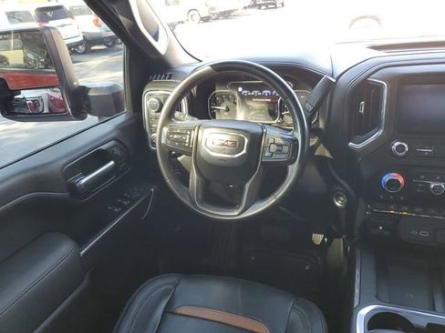 Used 2021 GMC Sierra 2500 AT4 w/ AT4 Premium Plus Package image 13