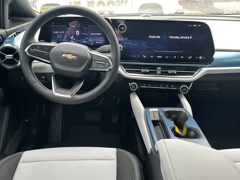 New 2026 Chevrolet Equinox EV LT image 26