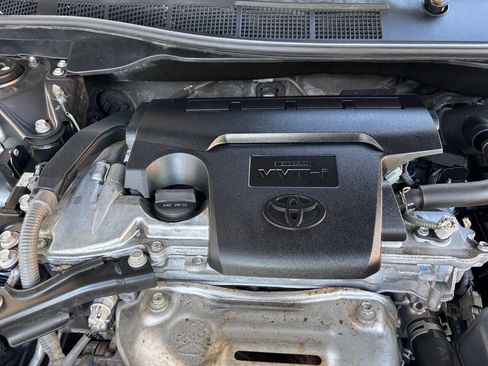 Used 2013 Toyota Camry LE image 35