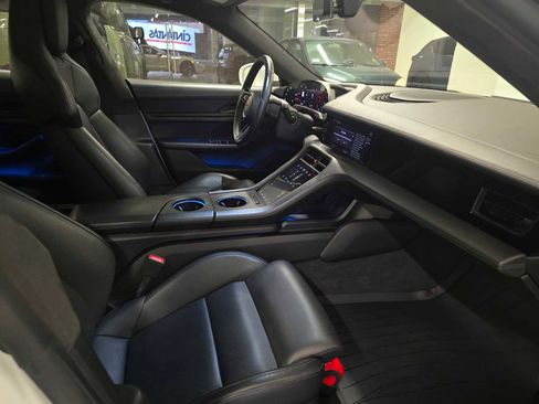 Used 2020 Porsche Taycan Turbo image 12