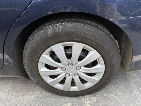 Used 2015 Toyota Camry LE image 15