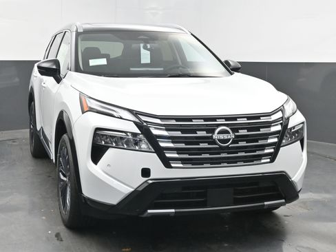 New 2026 Nissan Rogue Platinum w/ Platinum Premium Package image 2