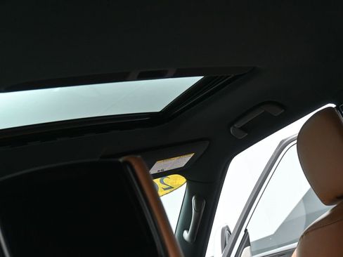 Used 2023 INFINITI QX80 Sensory w/ All-Season Package image 28