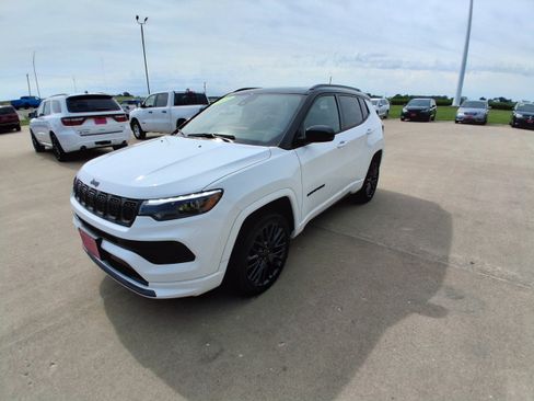 Used 2023 Jeep Compass High Altitude AWD/4WD image 4
