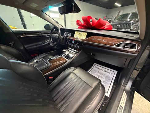Used 2018 Genesis G90 3.3T Premium RWD image 48