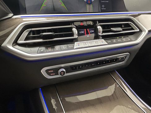 Used 2022 BMW X5 xDrive40i w/ Premium Package image 19