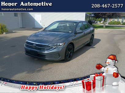 Used 2023 Volkswagen Jetta SE w/ Panoramic Sunroof Package