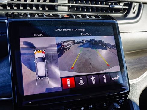 Used 2023 Jeep Grand Cherokee Limited w/ Luxury Tech Group II image 25