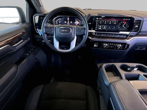 Used 2024 GMC Sierra 1500 Elevation AWD/4WD image 6