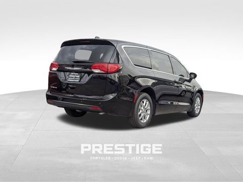 New 2026 Chrysler Voyager LX image 3