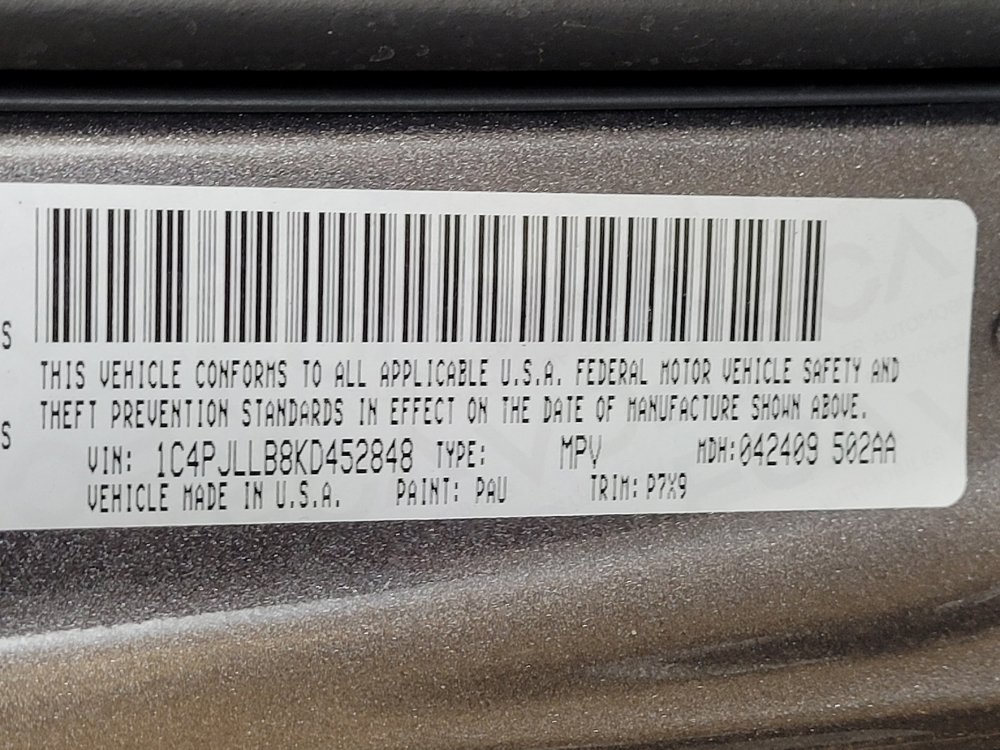 Used 2019 Jeep Cherokee Latitude Plus FWD image 33
