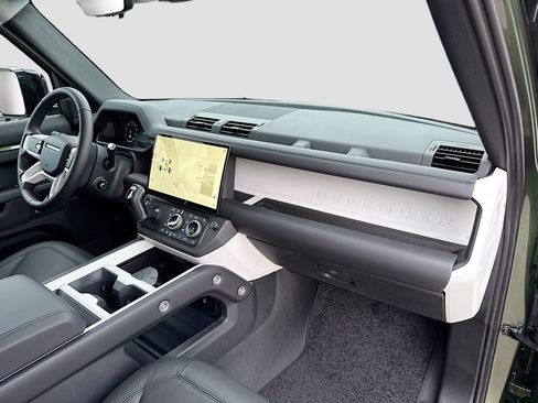 New 2026 Land Rover Defender 110 X-Dynamic SE AWD/4WD image 14