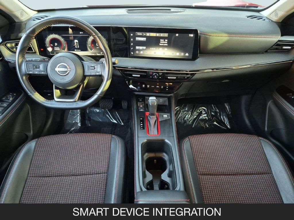 Certified 2025 Nissan Kicks SR FWD image 12