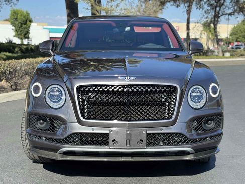Used 2018 Bentley Bentayga AWD/4WD image 24