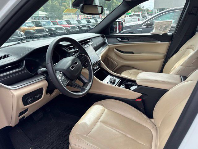 Certified 2023 Jeep Grand Cherokee Limited AWD/4WD image 6