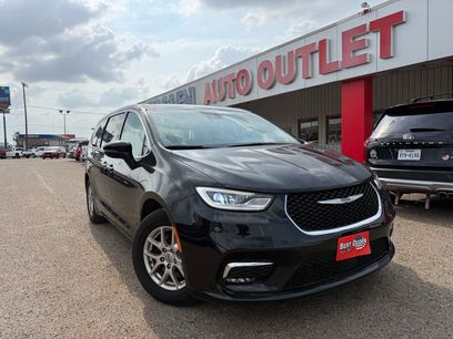 Used 2023 Chrysler Pacifica Touring-L