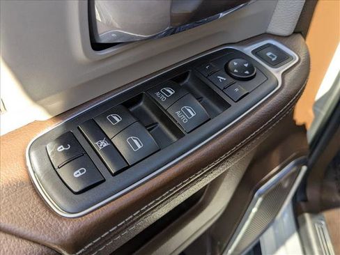 Used 2019 RAM 2500 Laramie image 11