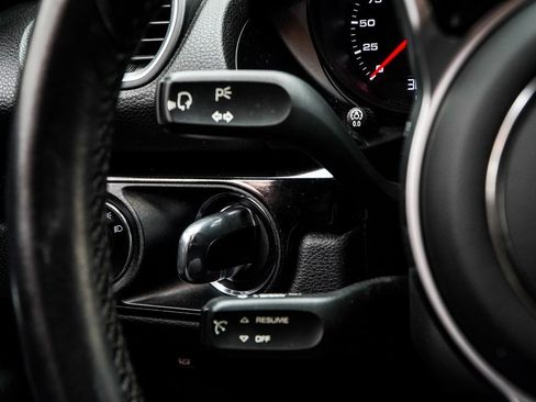 Used 2021 Porsche 718 Boxster image 34