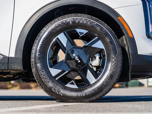 Used 2026 Kia Sportage LX w/ LX Convenience Package image 9