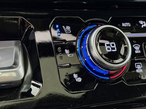 New 2025 GMC Sierra 3500 Denali w/ Denali Reserve Package image 20